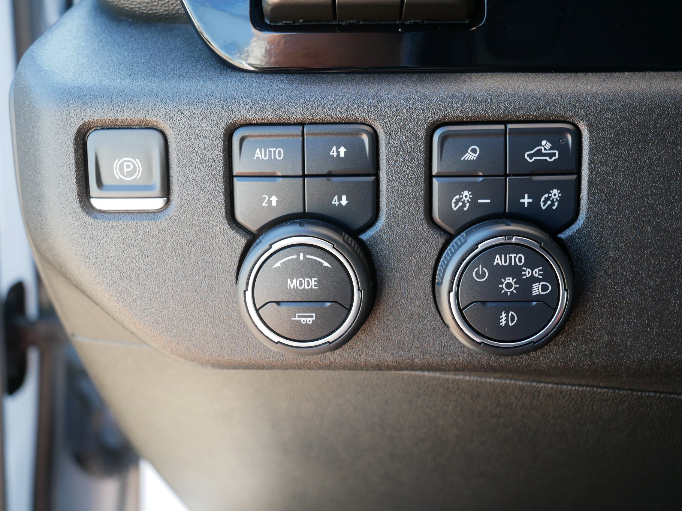 Used 2024 Chevrolet Silverado 2500 High Country w/ Technology Package AWD/4WD image 26