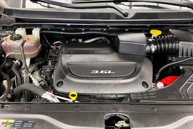 Used 2017 Chrysler Pacifica LX image 9