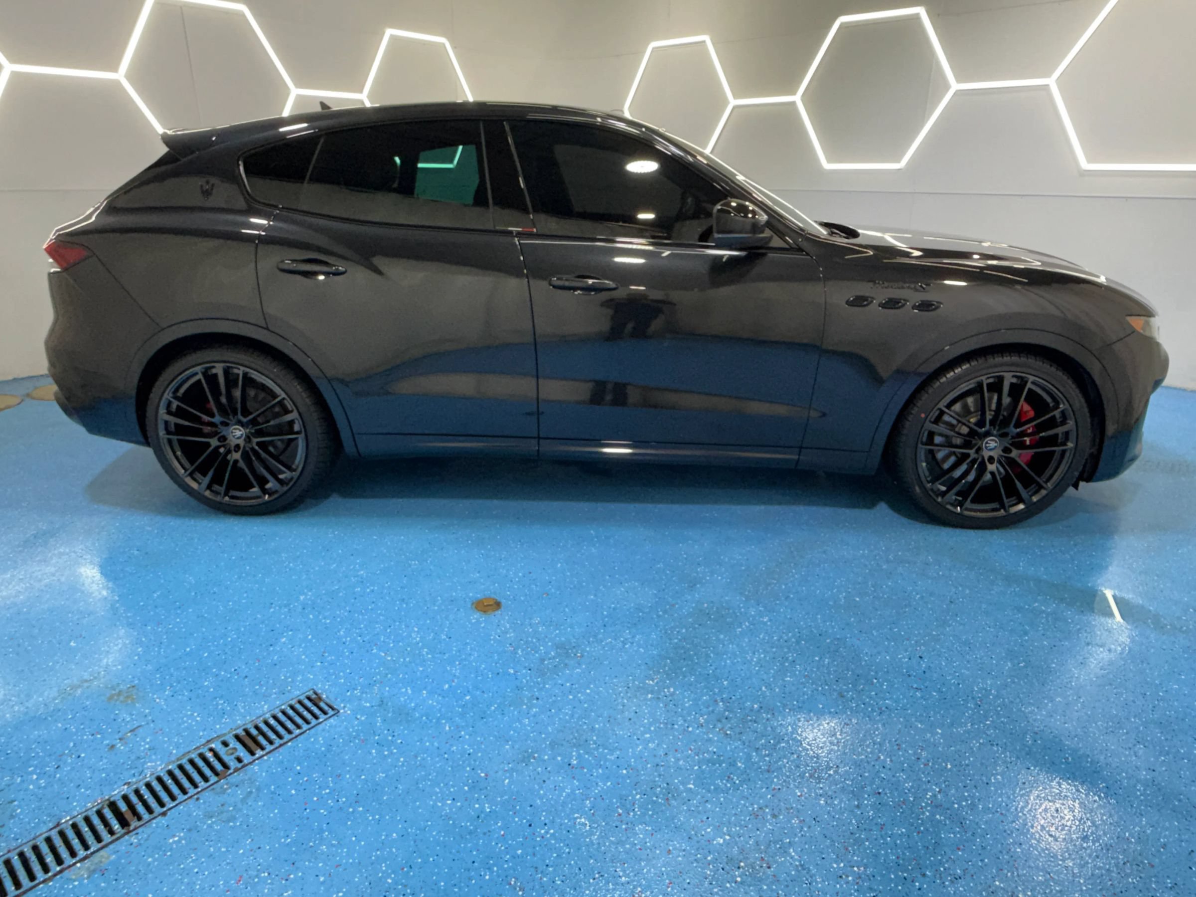 Used 2022 Maserati Levante Modena S AWD/4WD image 2