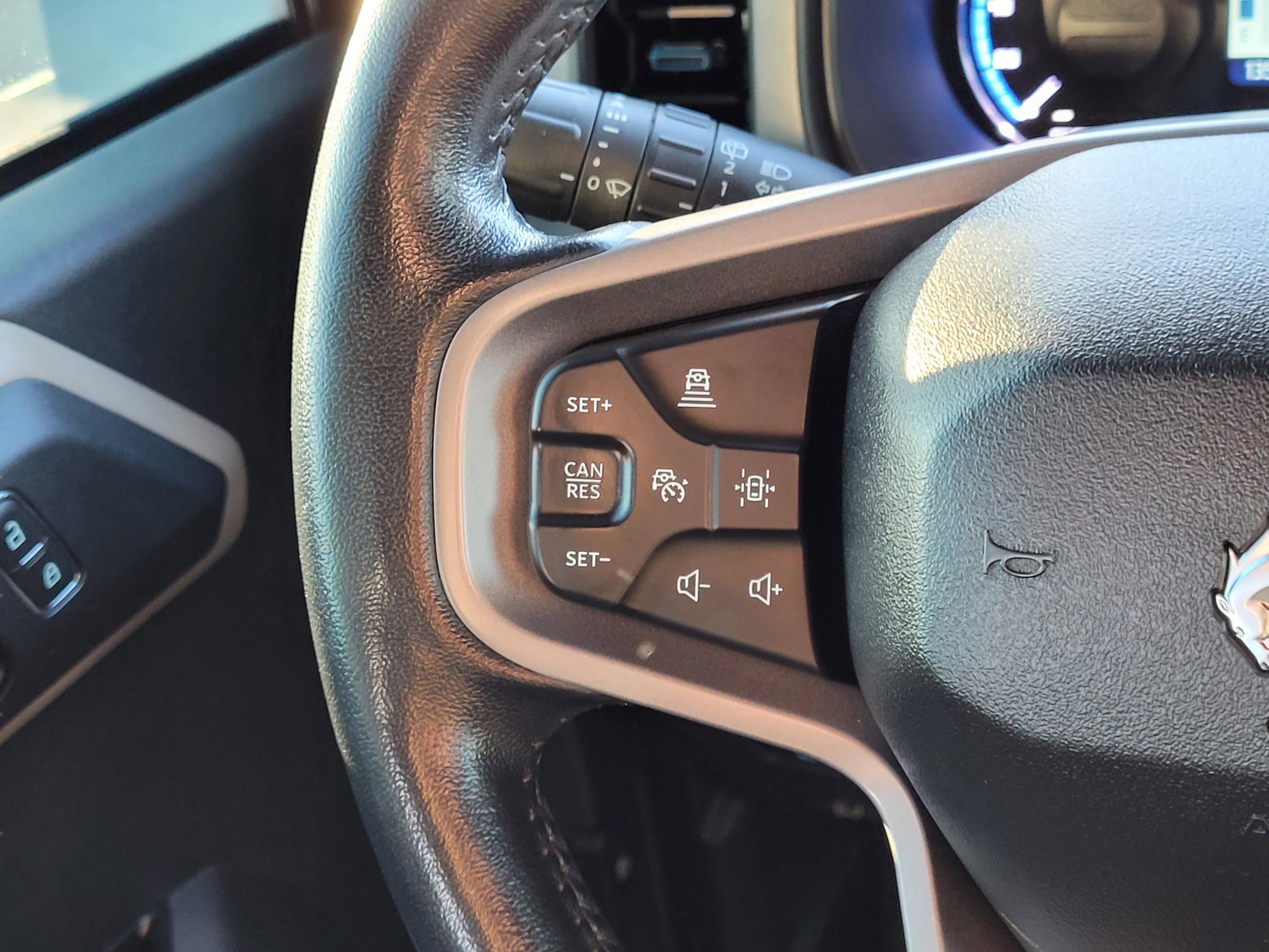 Used 2023 Ford Bronco Wildtrak image 14