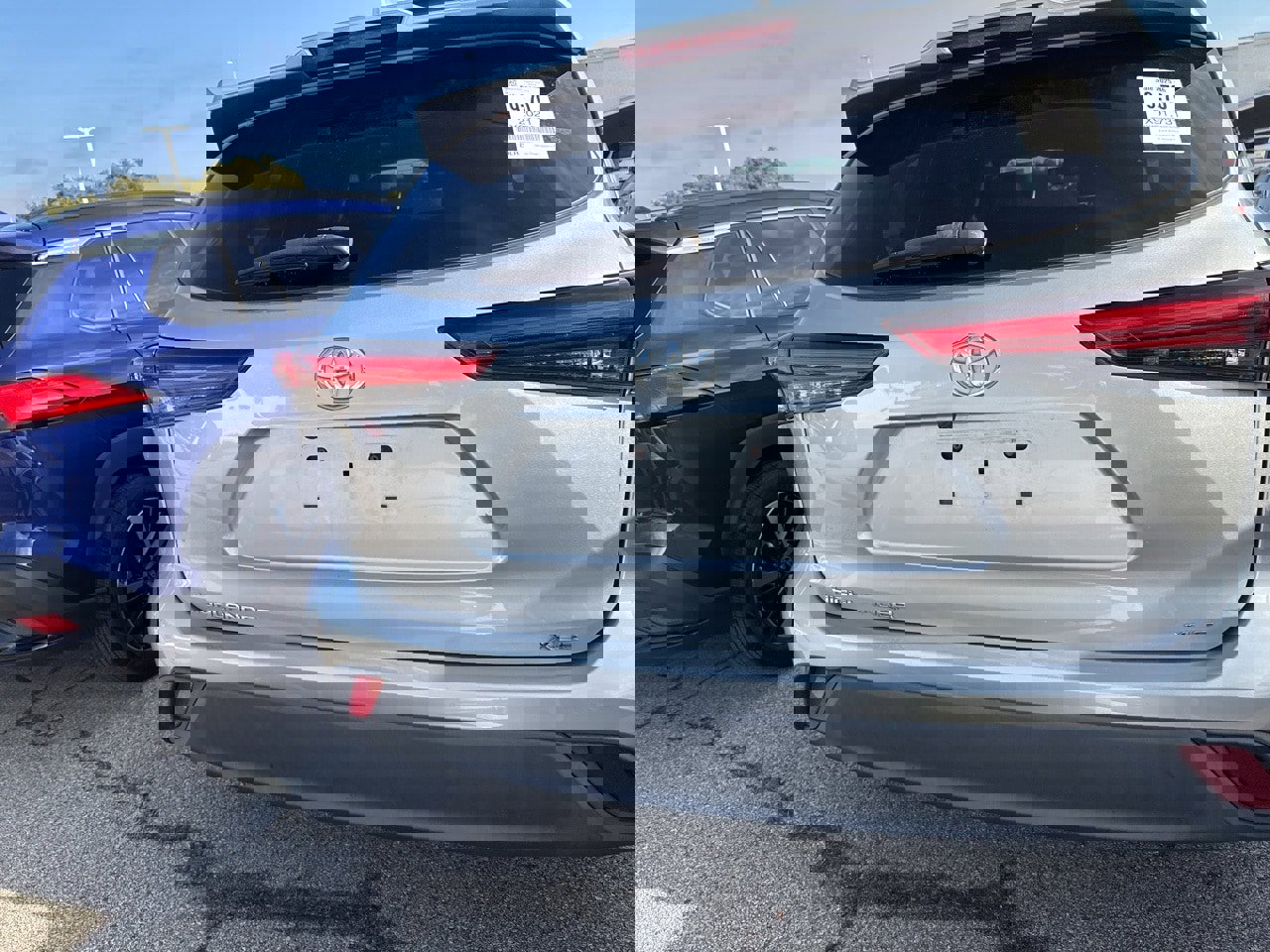 Used 2021 Toyota Highlander XLE image 5