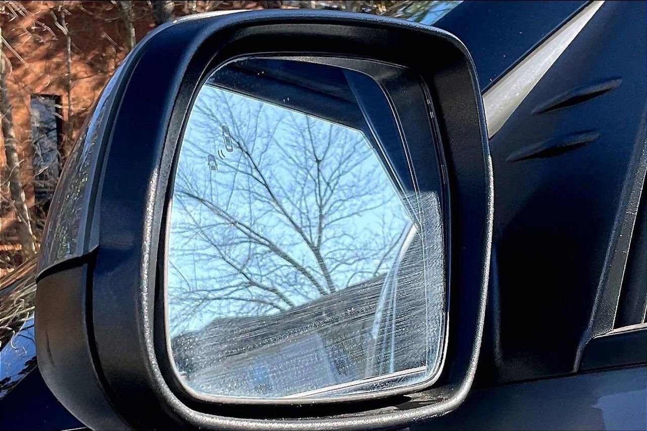 Used 2023 Hyundai Venue SEL w/ Cargo Package image 26