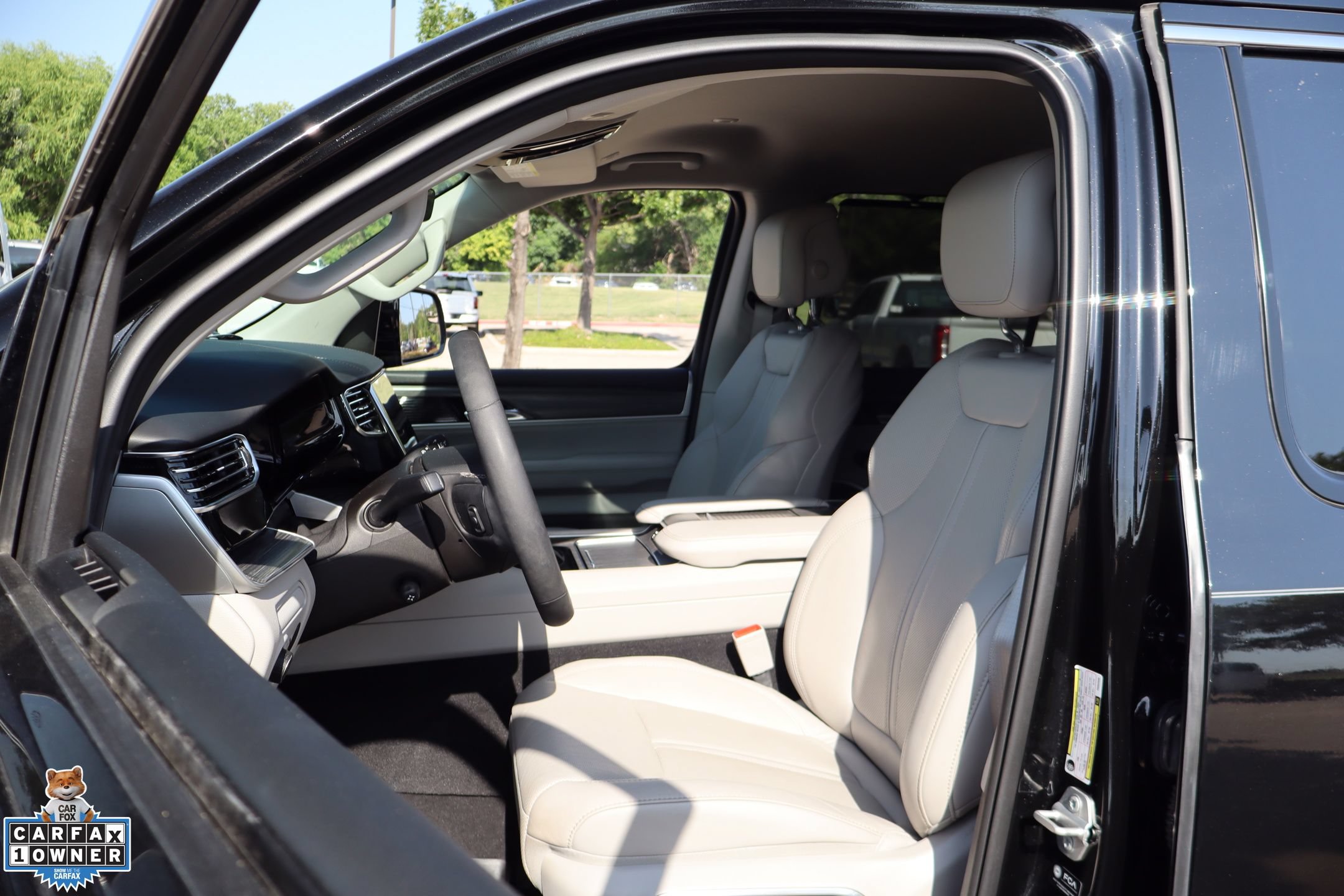 Used 2023 Jeep Wagoneer Series III w/ Convenience Group I RWD image 11