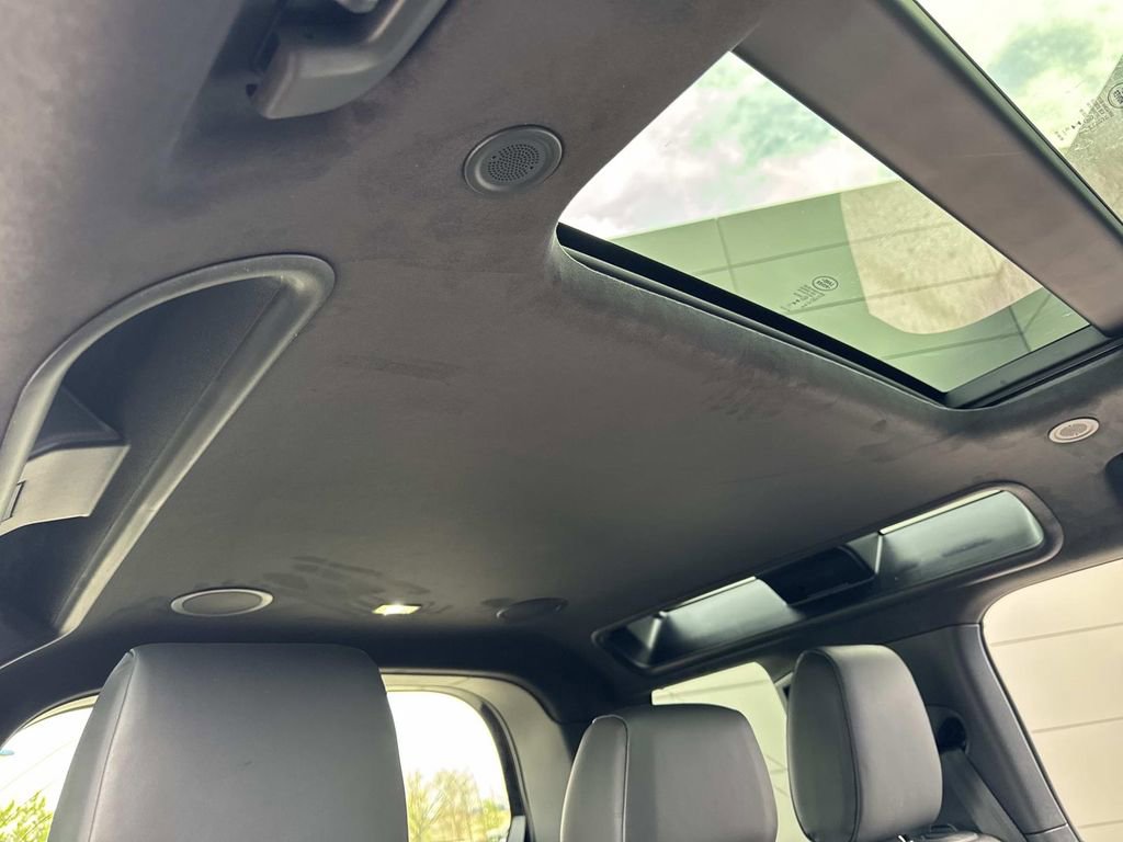 New 2026 Land Rover Defender 110 image 33