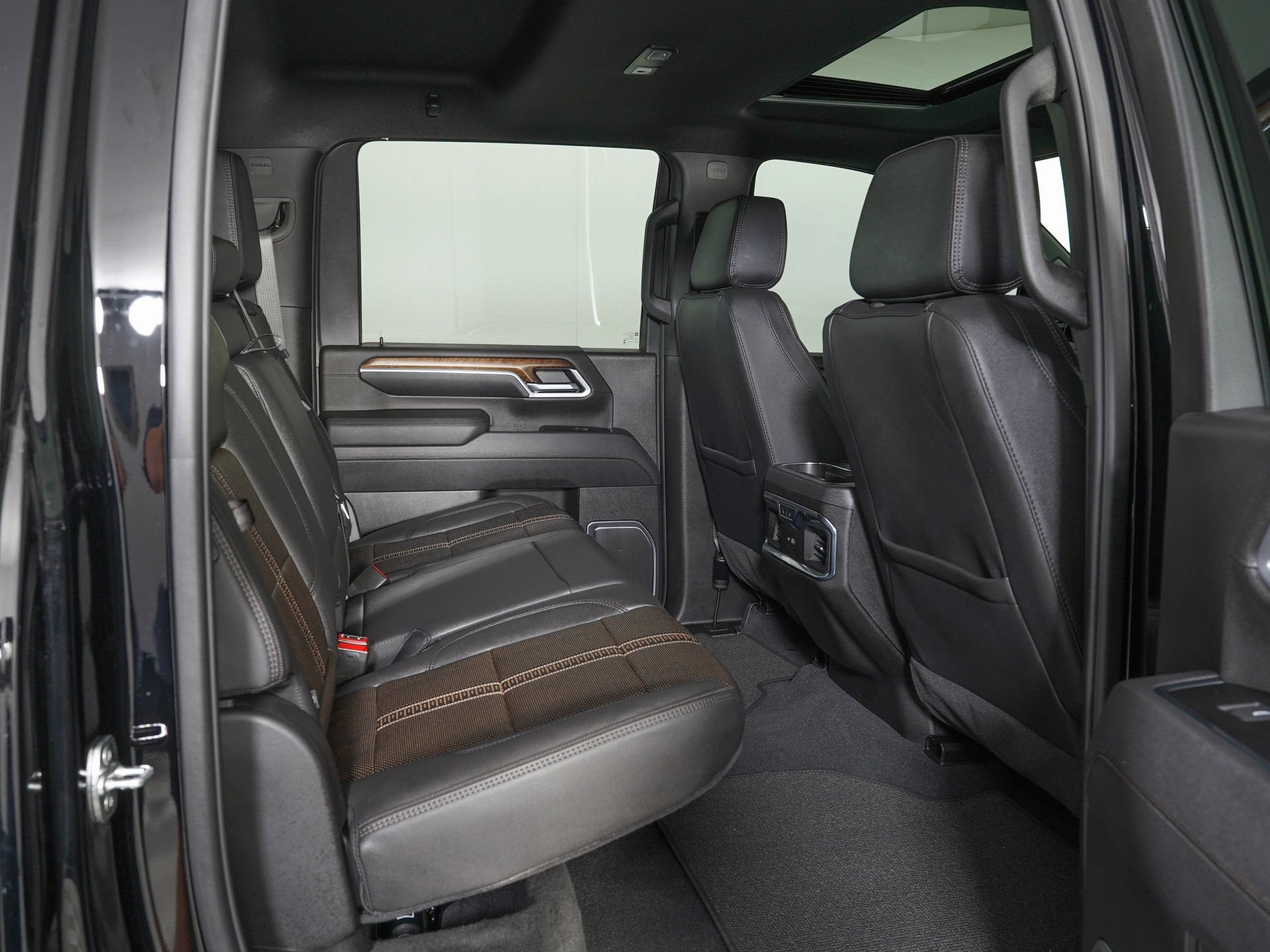 Used 2026 Chevrolet Silverado 3500 High Country w/ High Country Premium Package AWD/4WD image 10