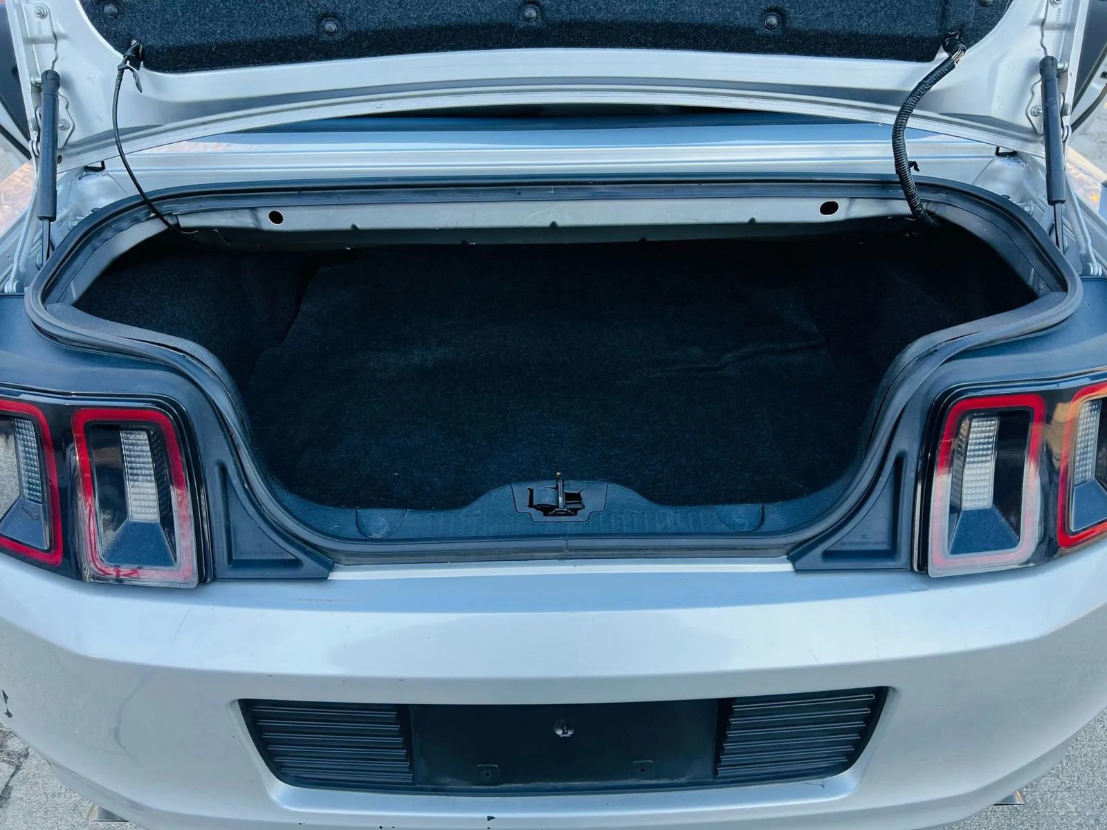 Used 2014 Ford Mustang Convertible image 19