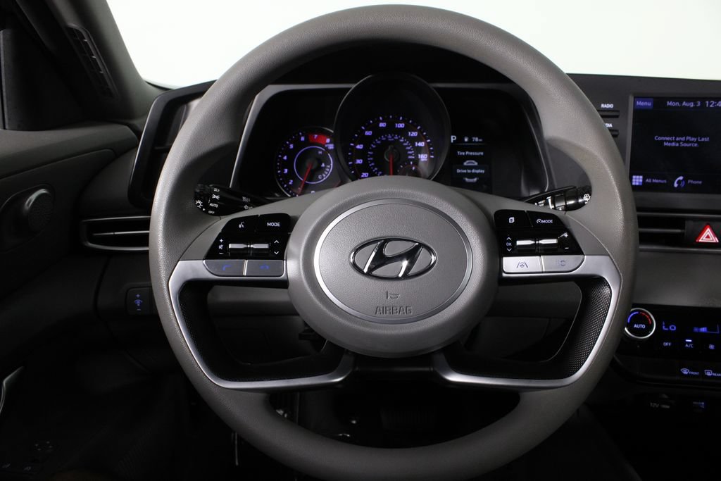 Certified 2022 Hyundai Elantra SEL FWD image 25