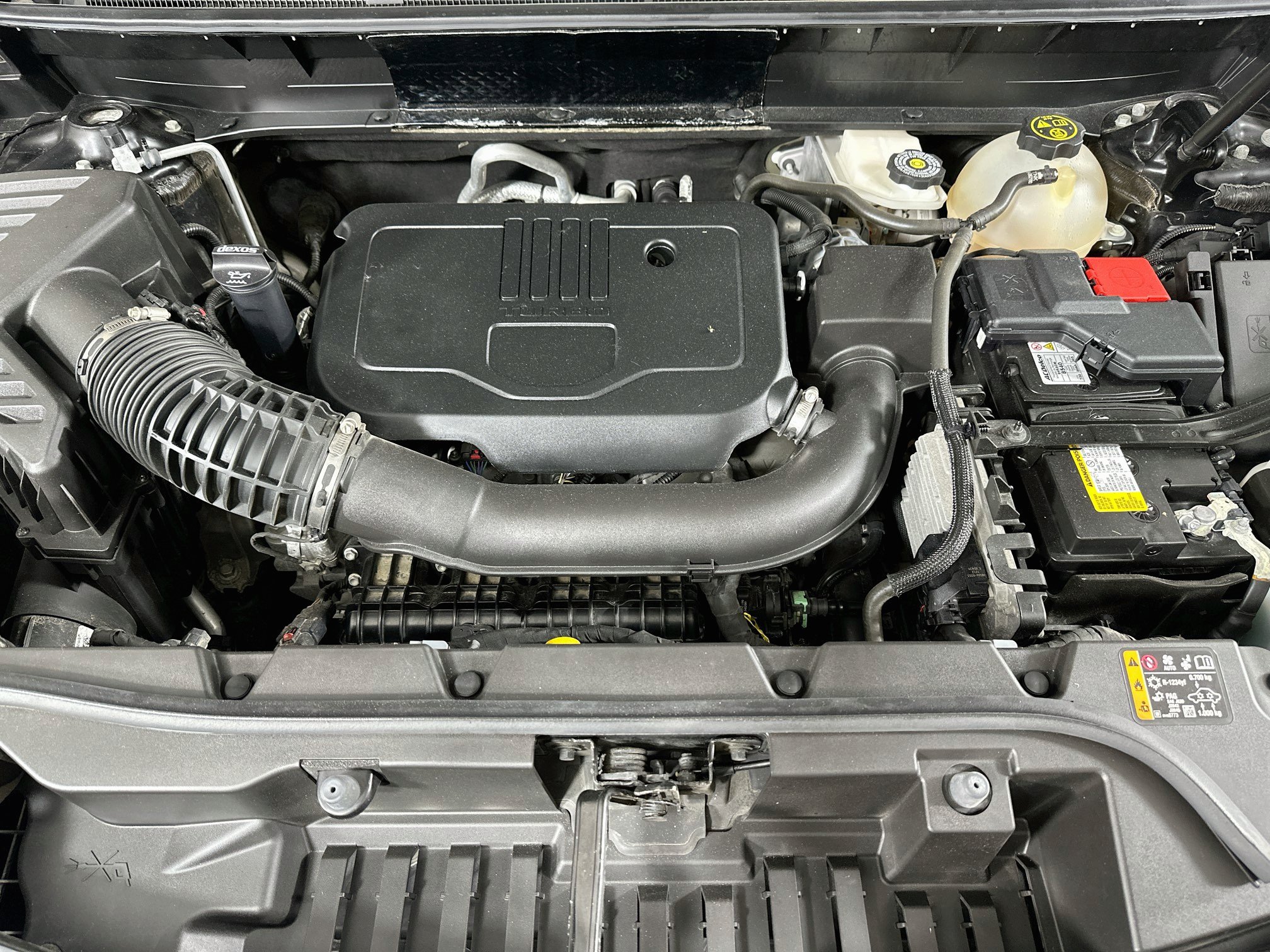 Used 2023 GMC Acadia SLE w/ Driver Convenience Package FWD image 30