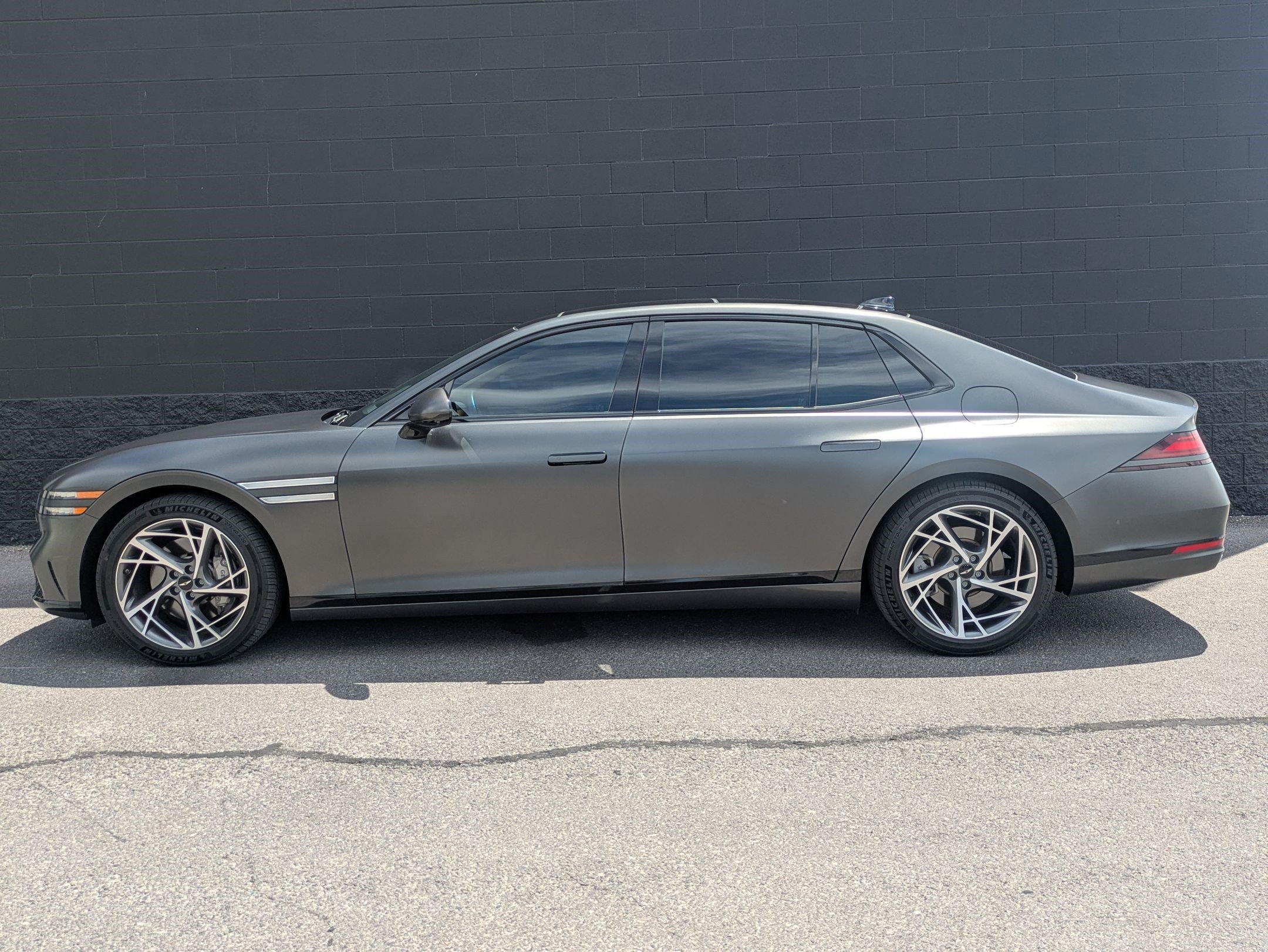 Used 2023 Genesis G90 3.5T AWD/4WD image 8