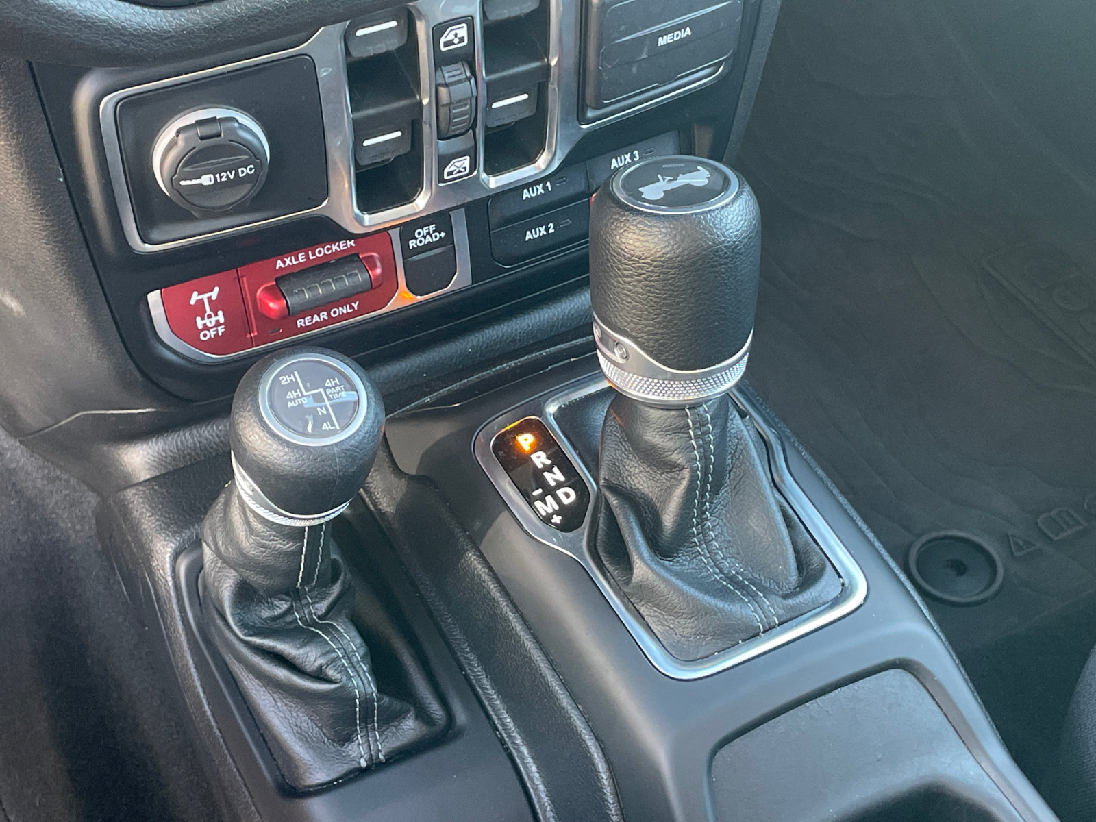 Used 2024 Jeep Wrangler Unlimited AWD/4WD image 16