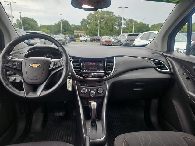 Used 2020 Chevrolet Trax LT FWD image 12