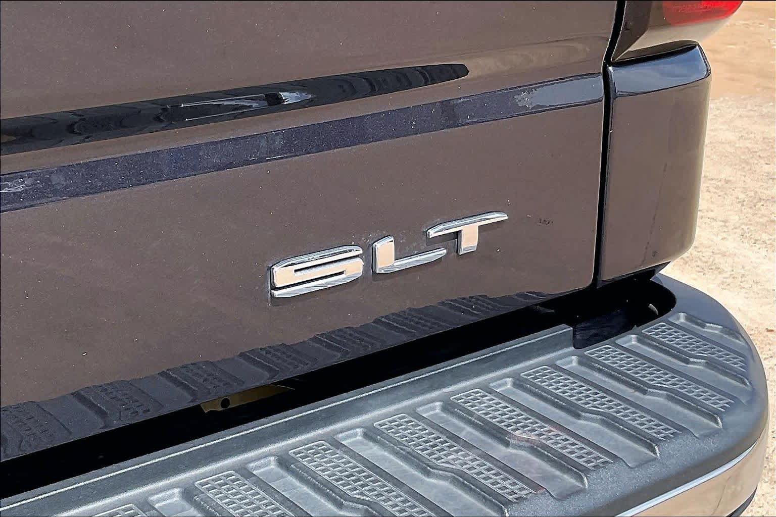 Used 2022 GMC Sierra 1500 SLT w/ SLT Premium Plus Package AWD/4WD image 11