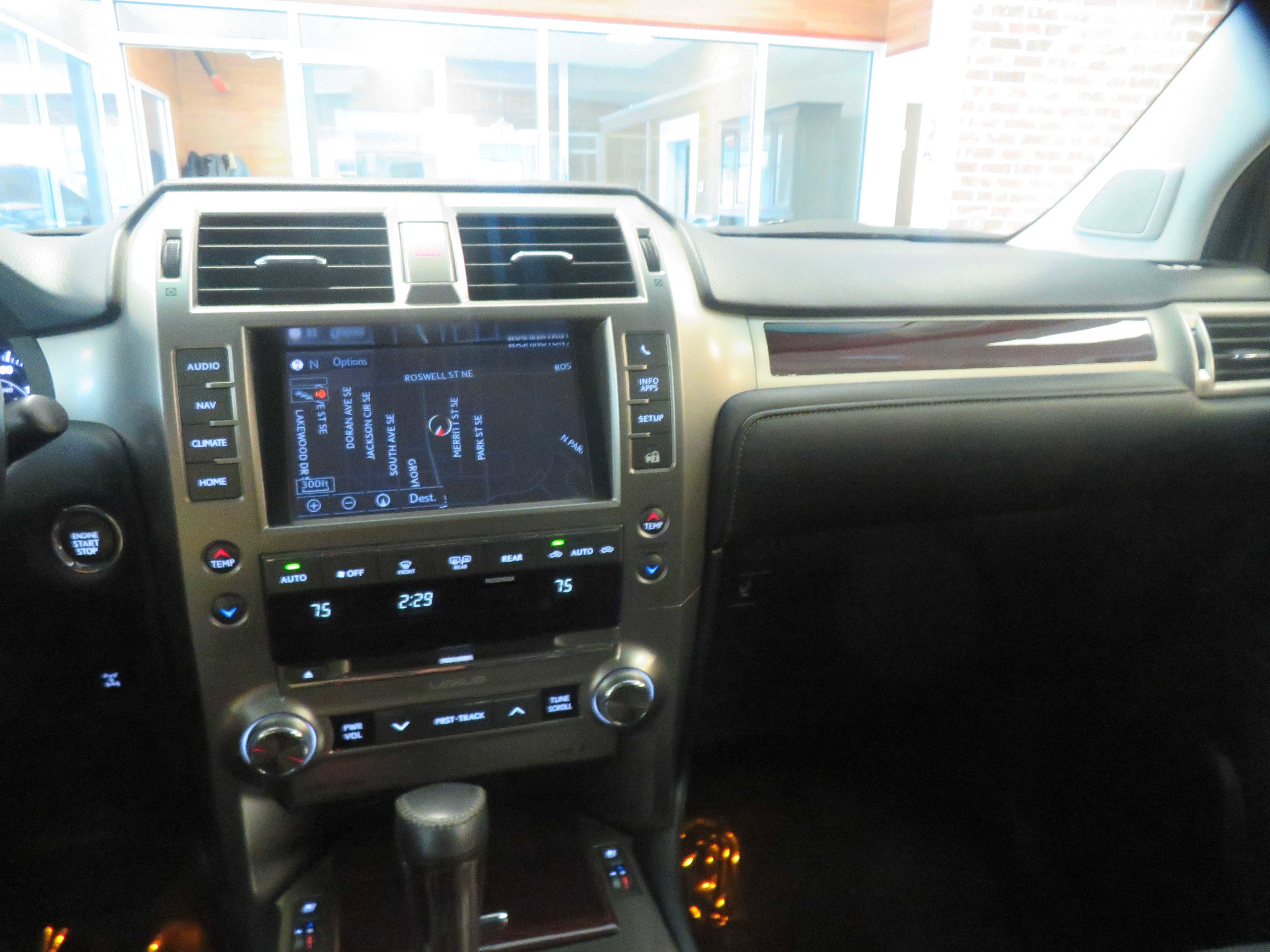 Used 2018 Lexus GX 460 Premium w/ Premium Package AWD/4WD image 38