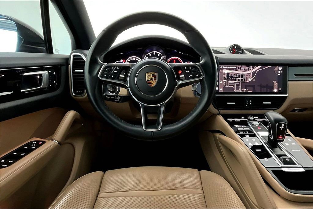Used 2022 Porsche Cayenne image 8