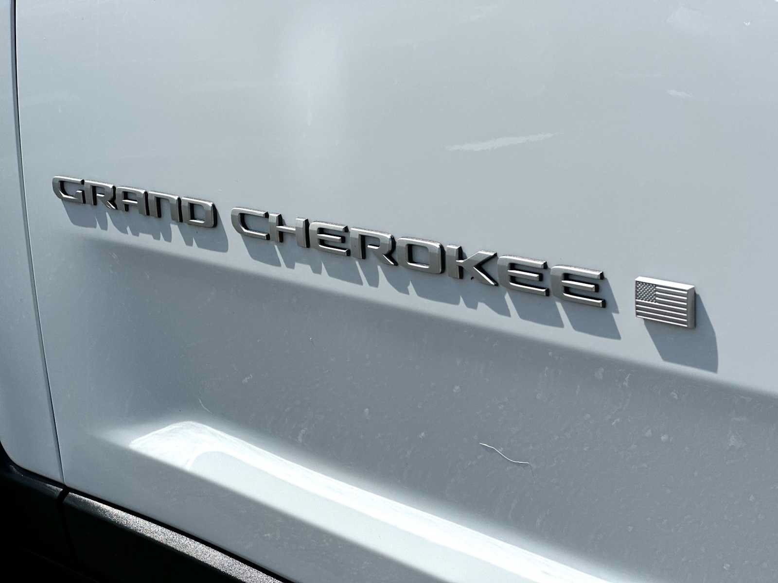 Used 2025 Jeep Grand Cherokee Laredo w/ MOPAR Finishing Package RWD image 15