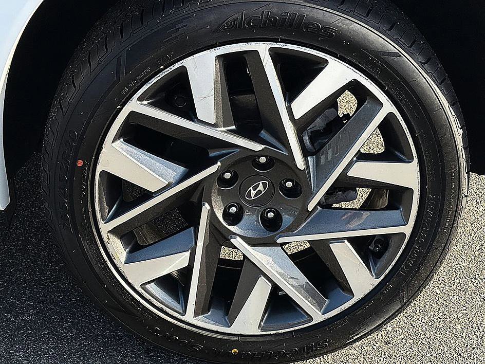 Certified 2023 Hyundai Santa Fe Calligraphy image 6