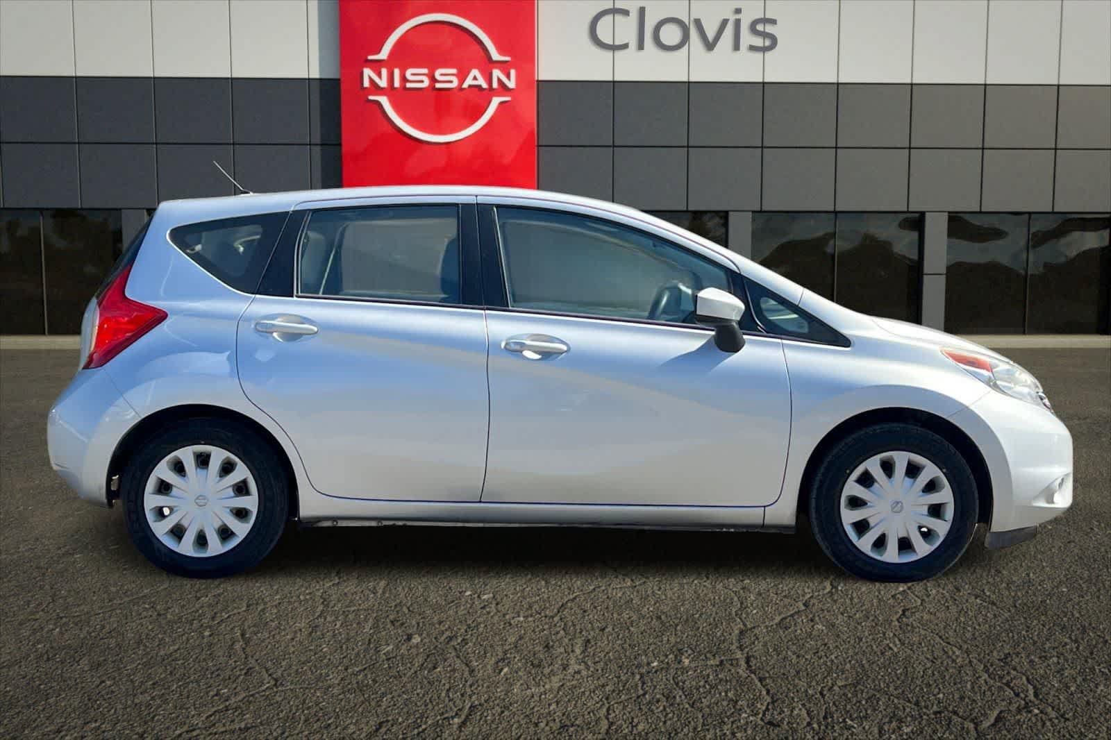Used 2015 Nissan Versa Note SV FWD image 9