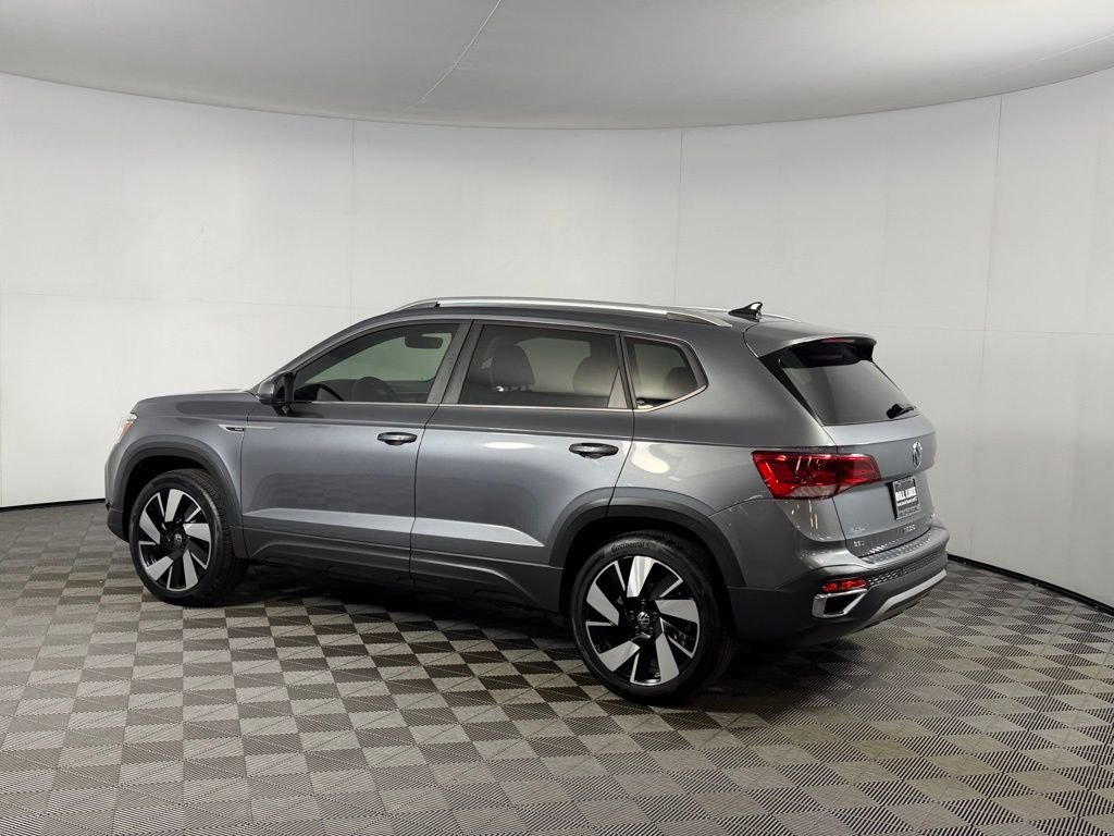 Used 2024 Volkswagen Taos SEL image 8