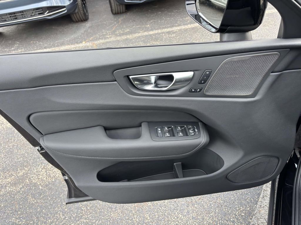 New 2026 Volvo XC60 T8 Ultra w/ Protection Package Premier image 11