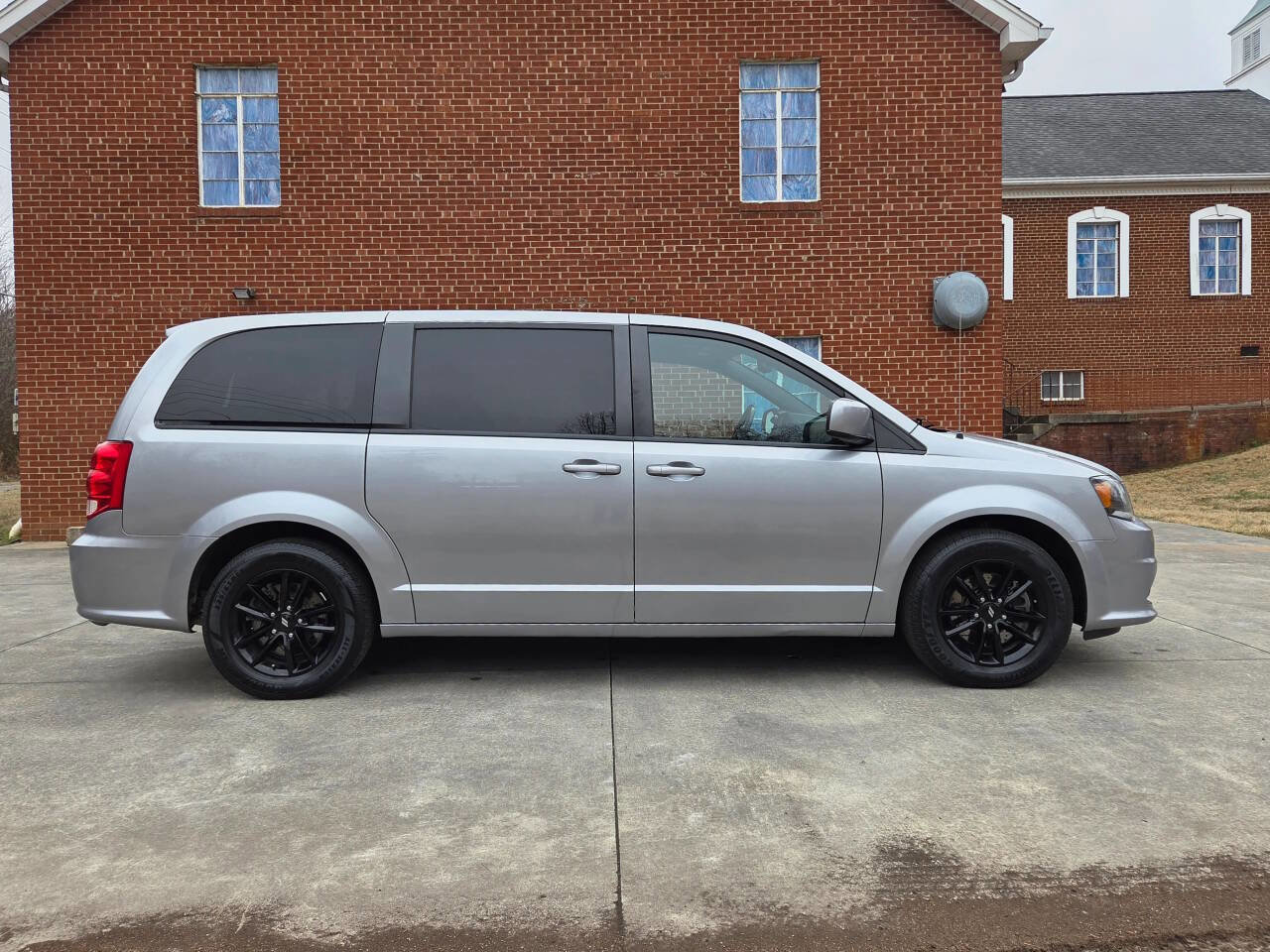 Used 2019 Dodge Grand Caravan GT image 4
