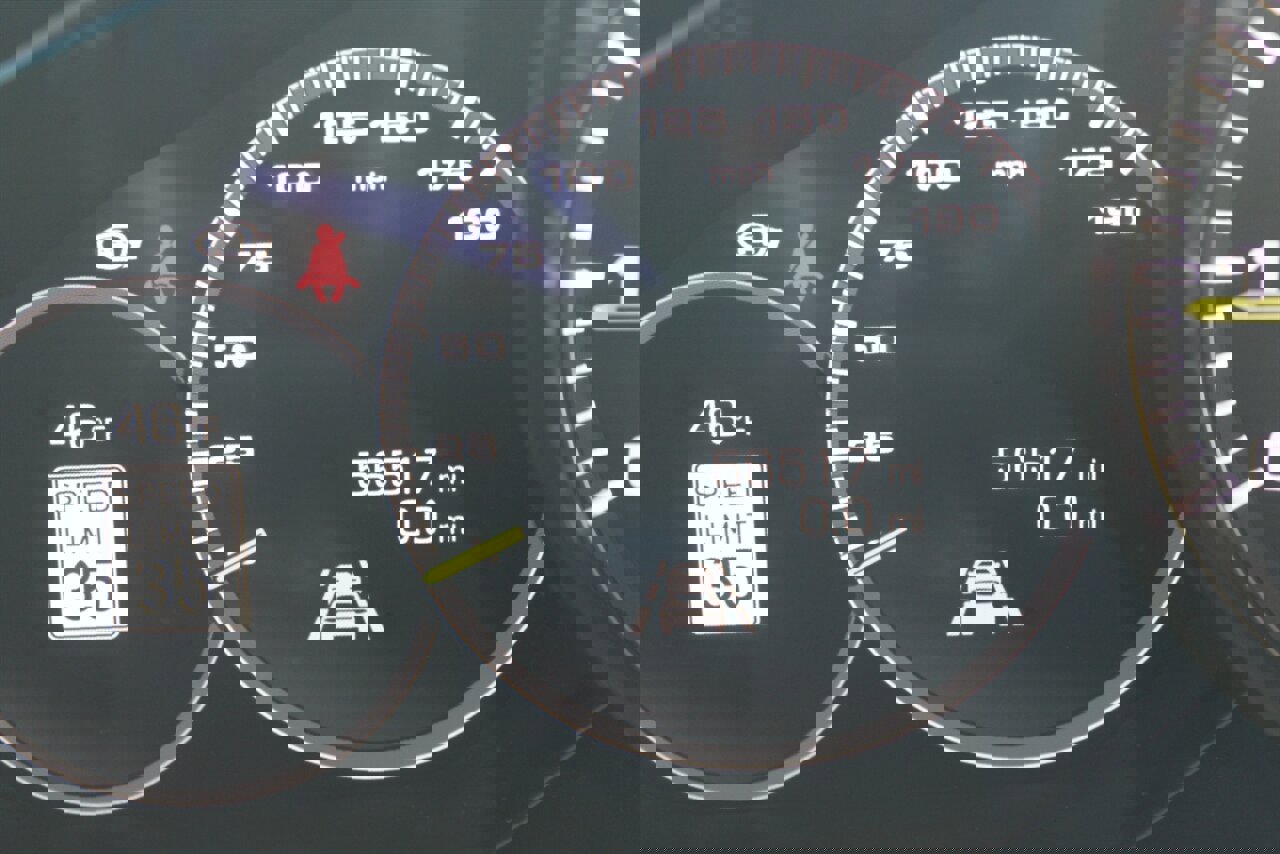 Used 2018 Porsche Panamera 4 image 5