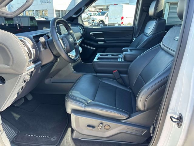 Used 2025 Ford Expedition Platinum w/ Stealth Performance Package image 9