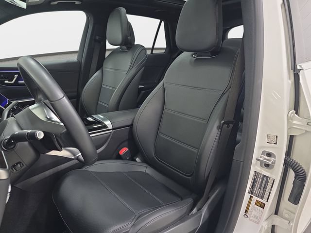 Used 2025 Mercedes-Benz GLC 300 4MATIC image 14