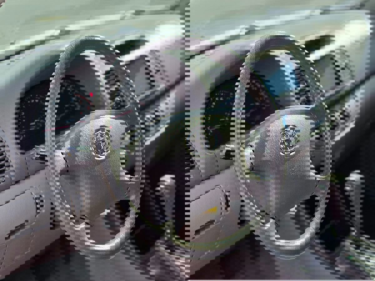 Used 2004 Toyota Camry LE image 13