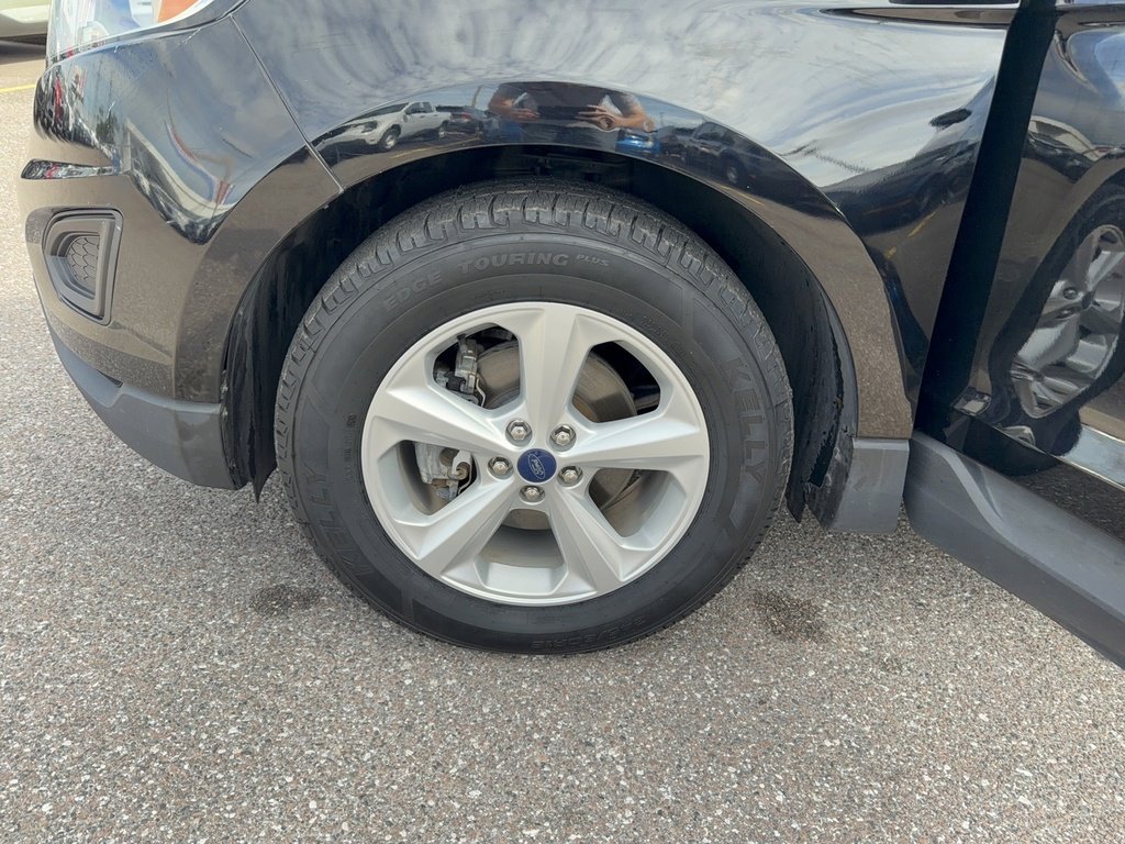 Used 2016 Ford Edge SE image 32