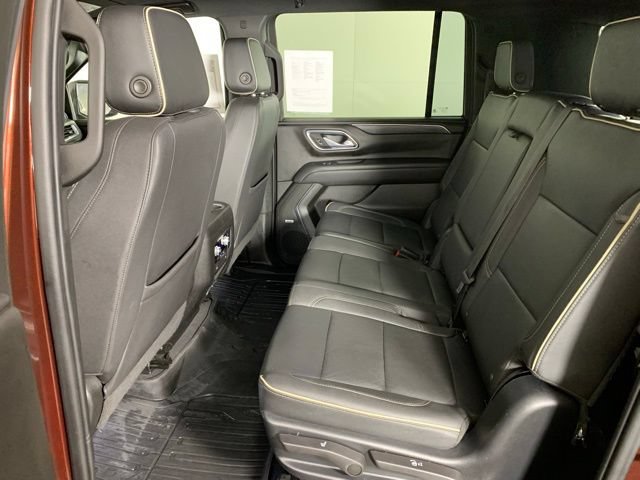 Used 2023 GMC Yukon XL SLT AWD/4WD image 6