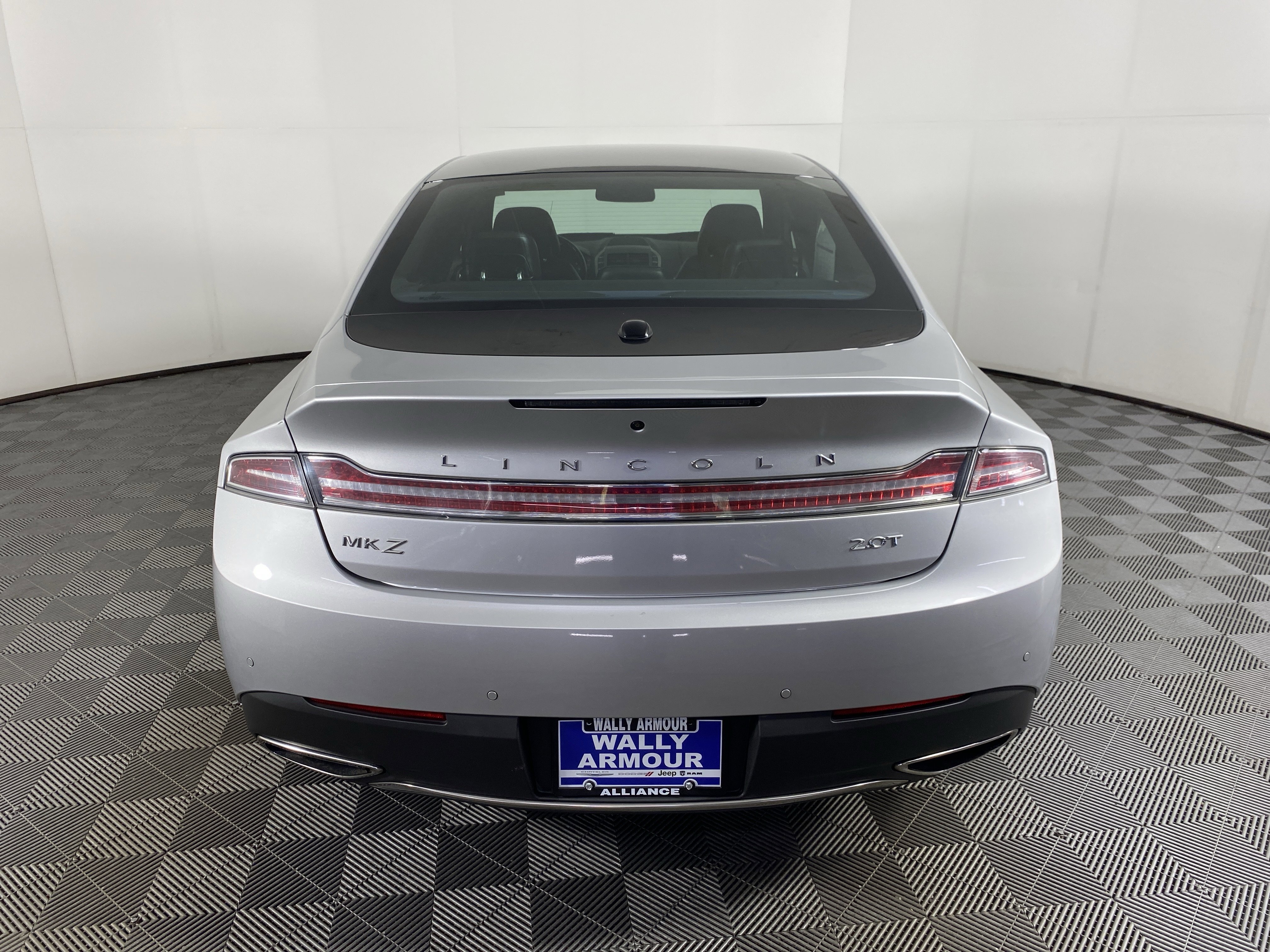 Used 2017 Lincoln MKZ Reserve FWD image 9