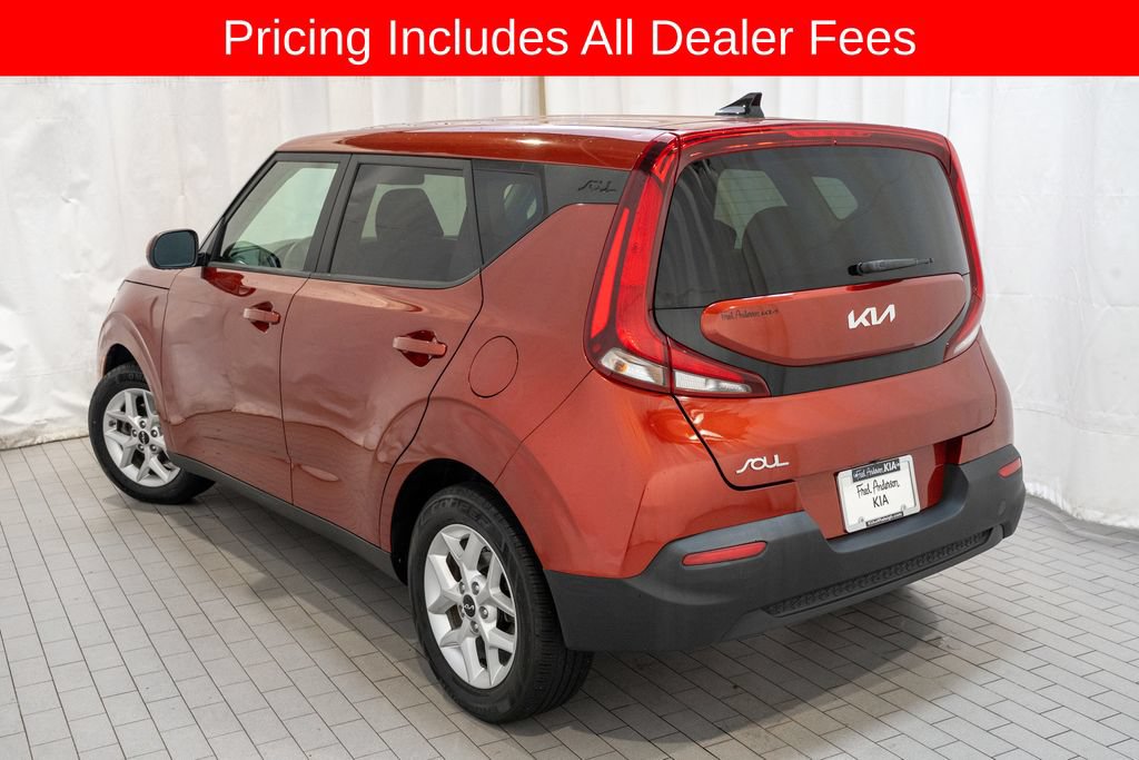 Used 2022 Kia Soul LX w/ Technology Package FWD image 3