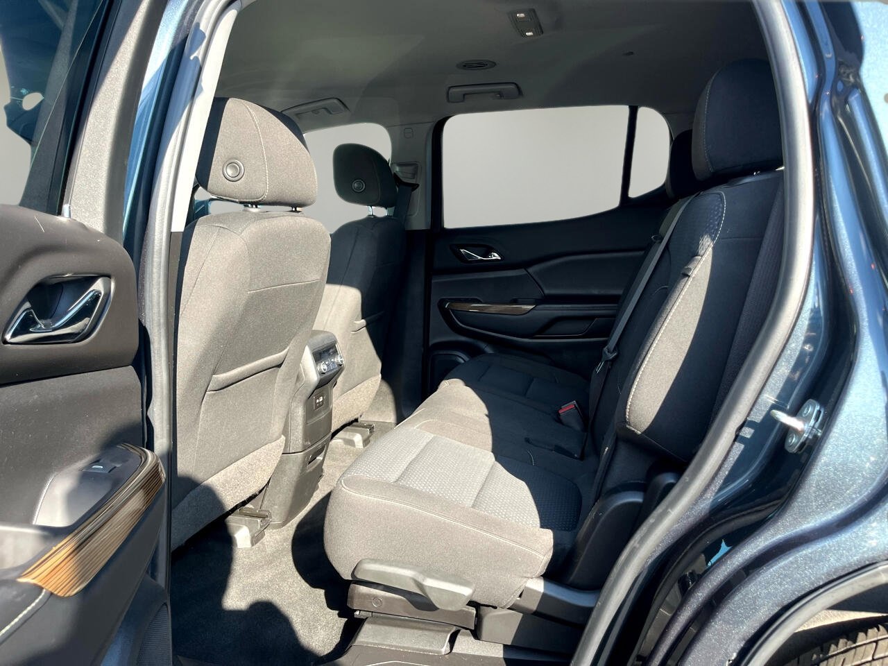 Used 2020 GMC Acadia SLE image 12