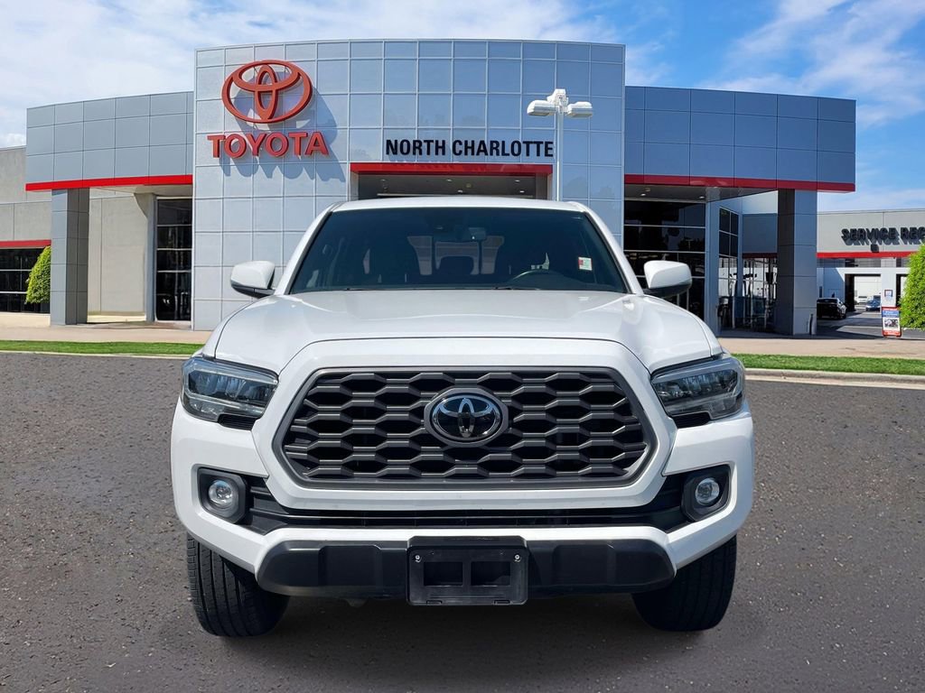 Used 2022 Toyota Tacoma TRD Off-Road AWD/4WD image 3