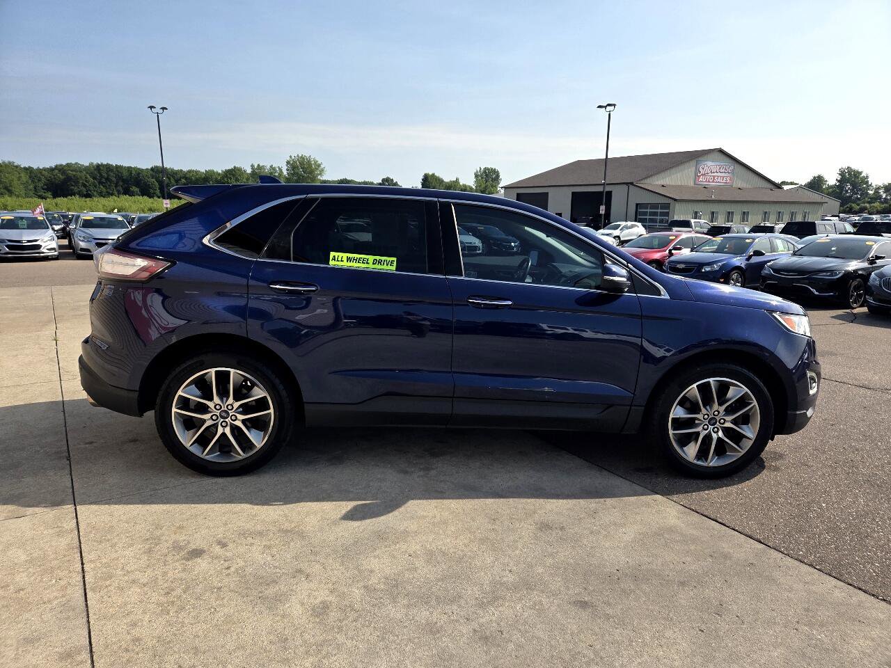 Used 2016 Ford Edge Titanium w/ Equipment Group 301A image 4