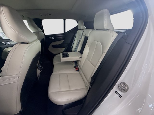 Used 2026 Volvo XC40 B5 Plus AWD/4WD image 24