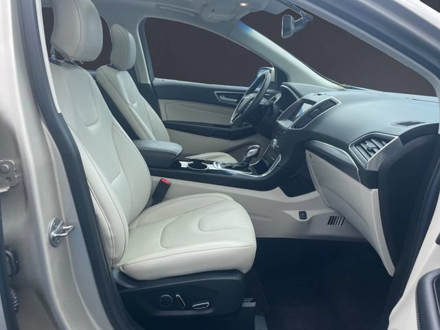 Used 2017 Ford Edge Titanium w/ Equipment Group 301A AWD/4WD image 15