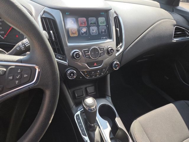 Used 2017 Chevrolet Cruze LT image 34