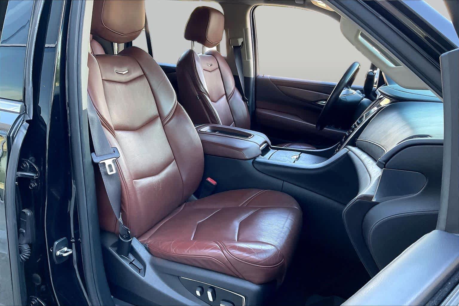 Used 2015 Cadillac Escalade Premium AWD/4WD image 9