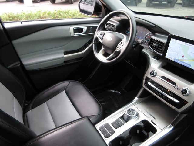 Certified 2022 Ford Explorer XLT w/ Equipment Group 202A image 21