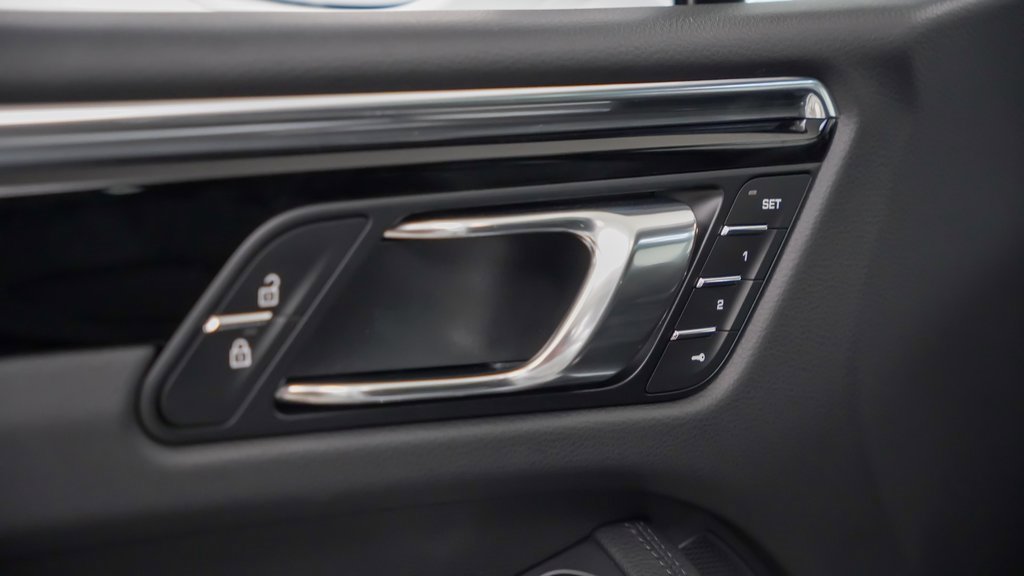 New 2026 Porsche Macan image 22