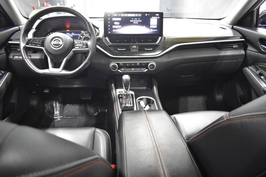 Used 2023 Nissan Altima 2.5 SR w/ SR Premium Package image 13