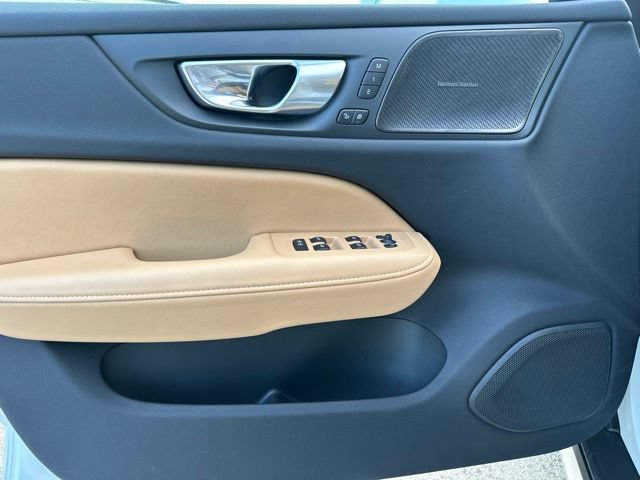 Certified 2024 Volvo V60 B5 Cross Country Ultimate AWD/4WD image 16