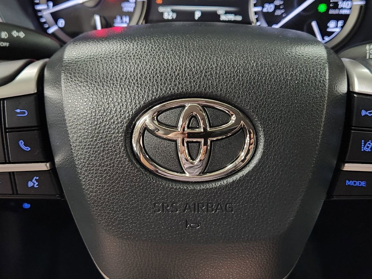 Used 2022 Toyota Highlander XLE FWD image 50