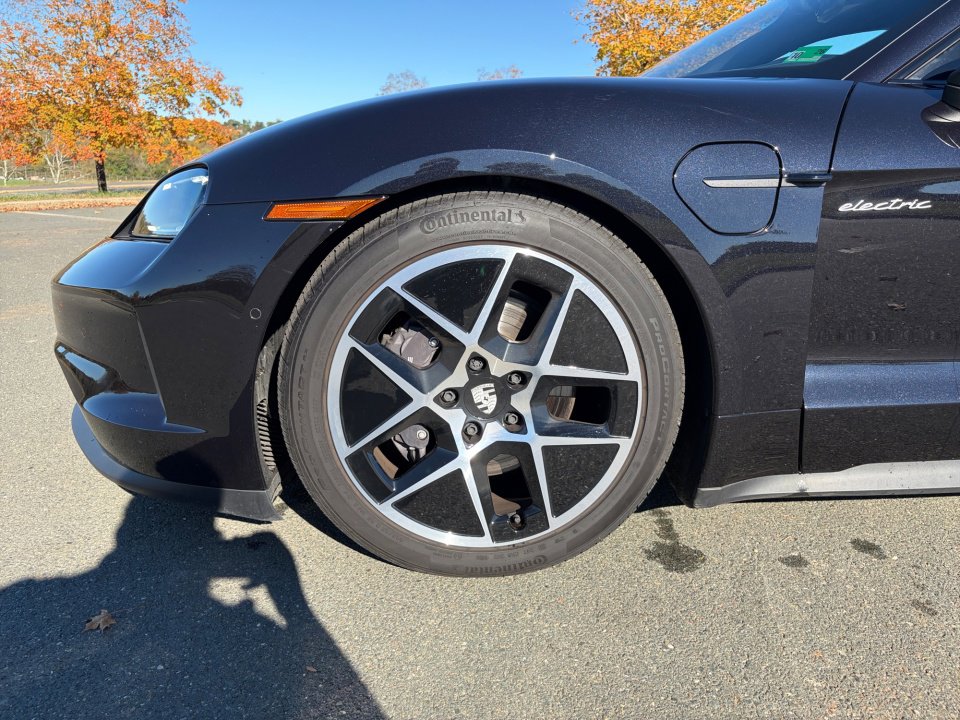 Certified 2025 Porsche Taycan image 11