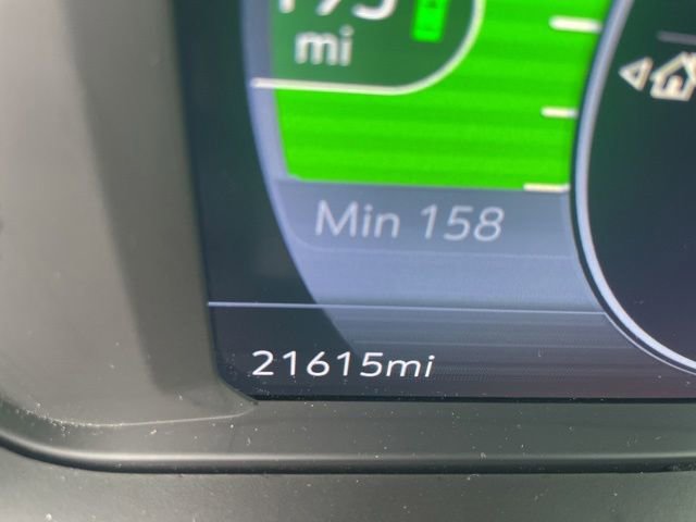 Used 2023 Chevrolet Bolt EUV Premier w/ Sun & Sound Package FWD image 16