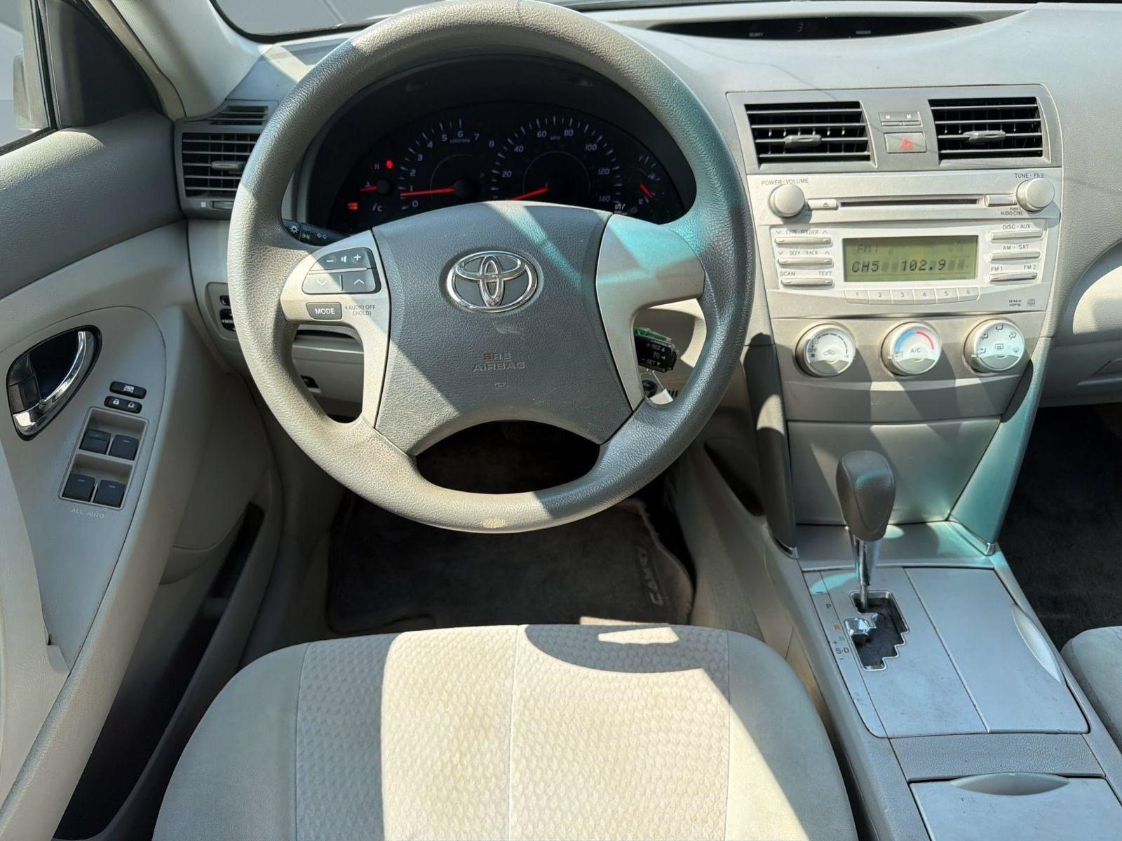 Used 2011 Toyota Camry LE FWD image 25