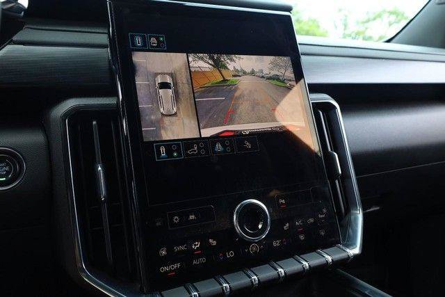 Used 2025 GMC Acadia AT4 AWD/4WD image 17