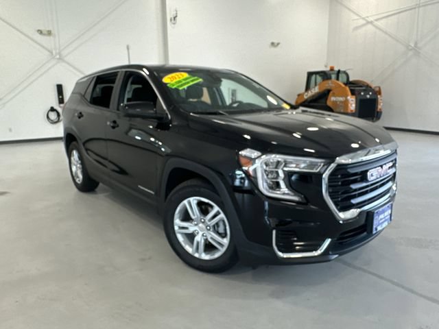 Used 2023 GMC Terrain SLE FWD image 4