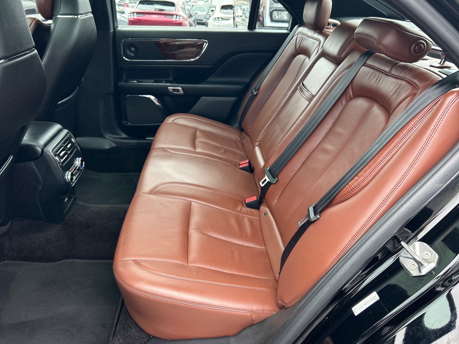 Used 2018 Lincoln Continental Reserve image 11